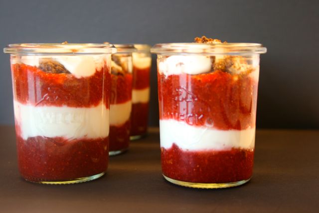 Schichtdessert mit Erdbeeren - goats.today