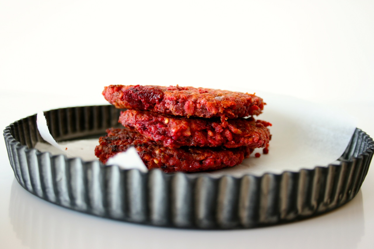 Hirse-Laibchen mit Roter Bete - goats.today Hirse-Laibchen mit Roter Bete - goats.today