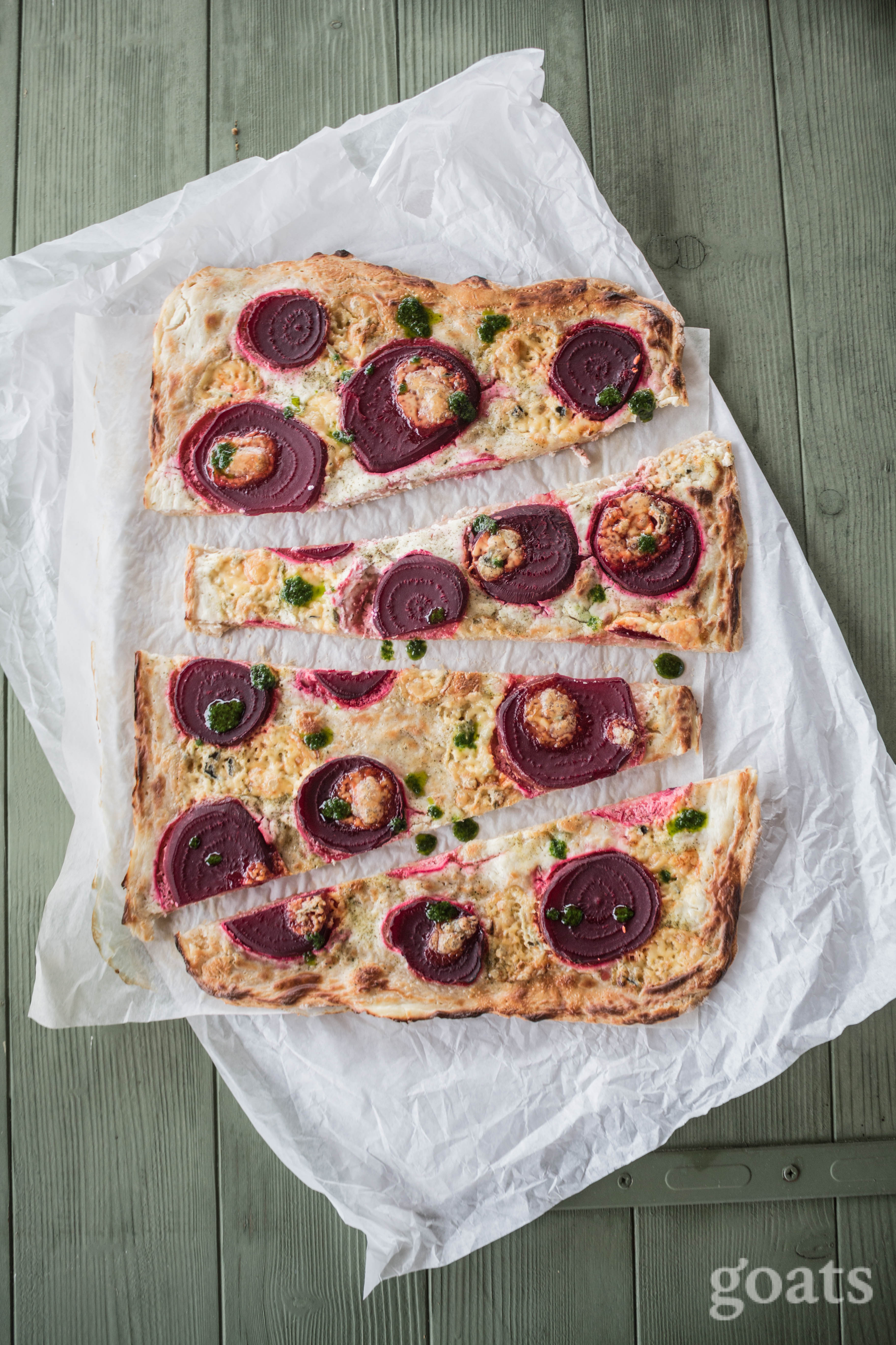 Rote-Bete-Pizza mit Bärlauchpaste - goats.today
